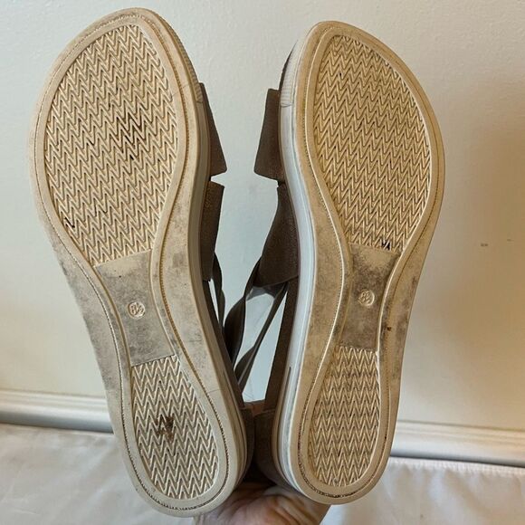 Eileen Fisher Women's Sport Platinum Frozen Metallic Suede Sandals Sz 8.5 - Picture 11 of 16